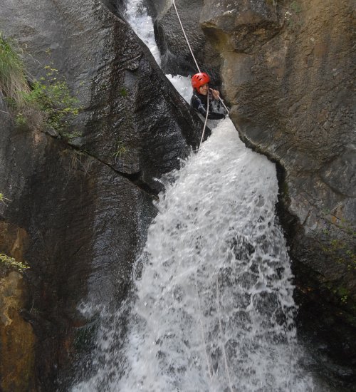 Introduction to canyoning (Berrós canyon)