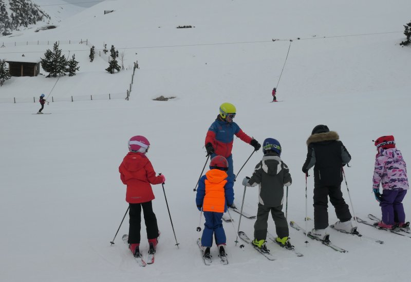 Escola d'esquí, snow i raquetes