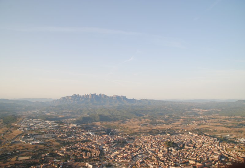 Vol en montgolfière avec vues sur la montagne de Montserrat